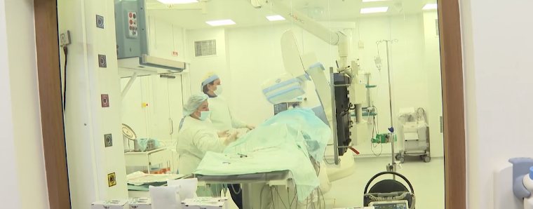 Крымские врачи провели малоинвазивное вмешательство по удалению тромба у пациента