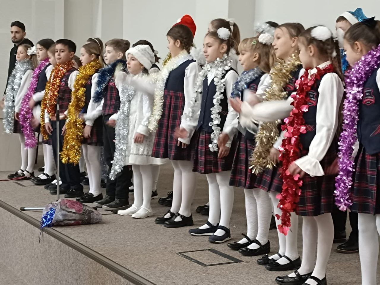 В ГБУЗ РК РКБ им.Н.А, Семашко для пациентов больницы и участников СВО состоялся праздничный концерт посвященный Дню Николая Чудотворца.