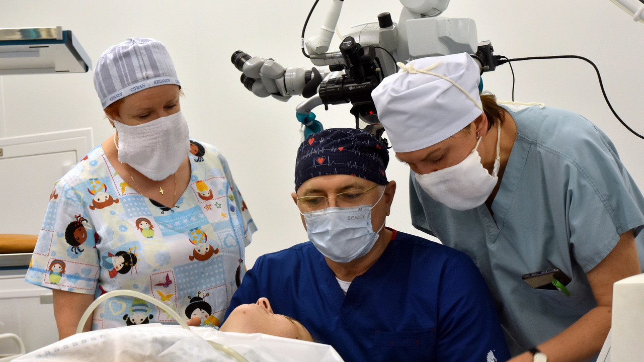 В Симферополе проводится мастер-класс по микроэндоскопической лазерной хирургии гортани