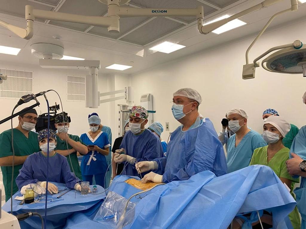 Специалисты урологического отделения провели практический мастер класс для коллег из других регионов страны.